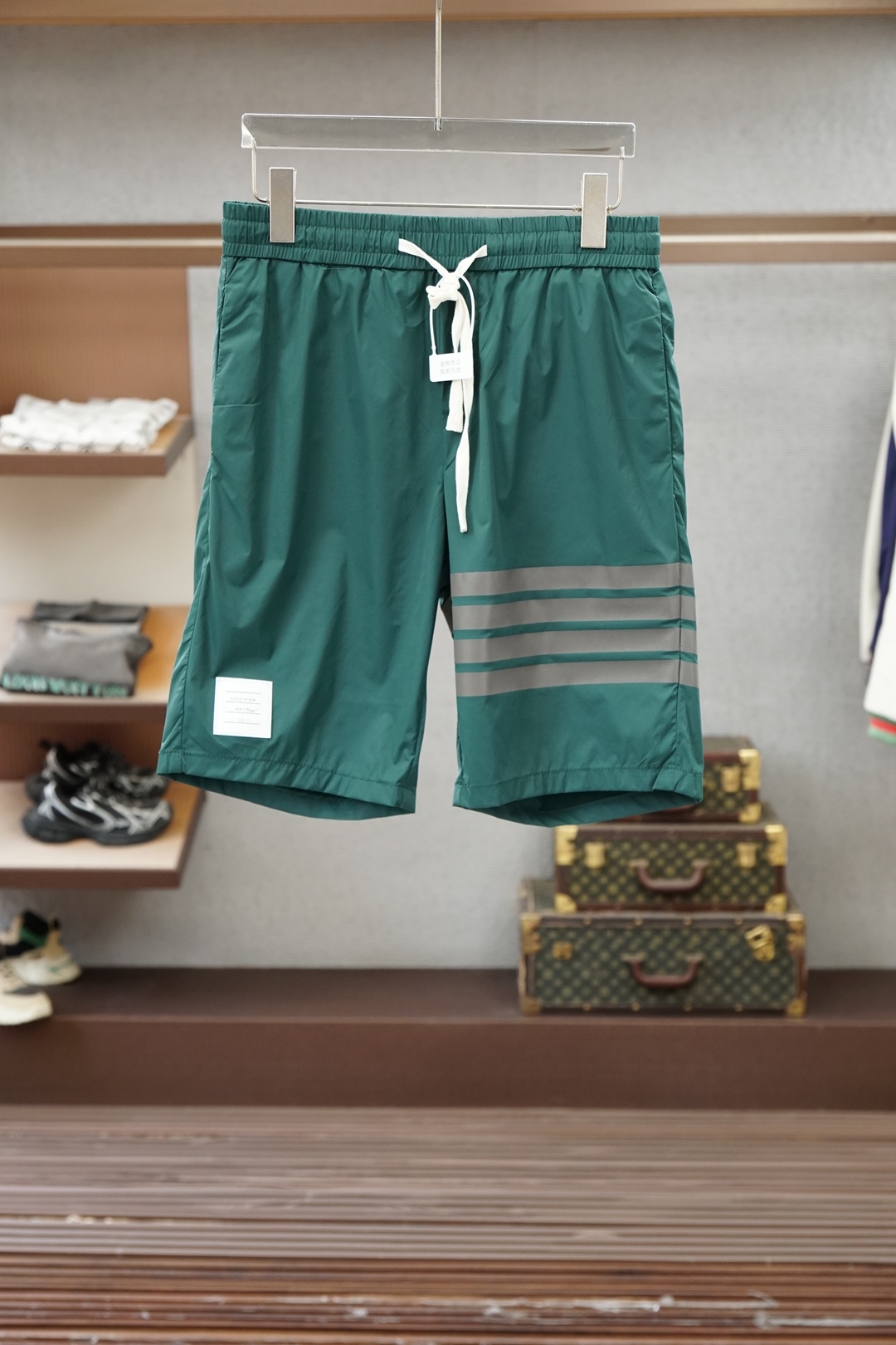 NO:849179,TB-2026ss new product is launched. Men's shorts are made of pure cotton fabrics, which are treated with special processes to achieve a double balance of skin-friendly and stiffness; GOLO hardware adopts precision casting and polishing technology, which is wear-resistant and anti-wear, and has a long-lasting luster. From fabrics to hardware, every aspect is redefined for high-end leisure. Sizes M-3XL,,shorts,19860909TB-2026ss新品上线 男士短裤 精选纯棉面料,经特殊工艺处理,实现亲肤与挺括的双重平衡；GOLO五金件采用精铸抛光工艺,耐磨抗造,光泽持久.从面料到五金,每一处都为高端休闲重新定义.尺码M-3XL,,shorts,,Men's clothing
