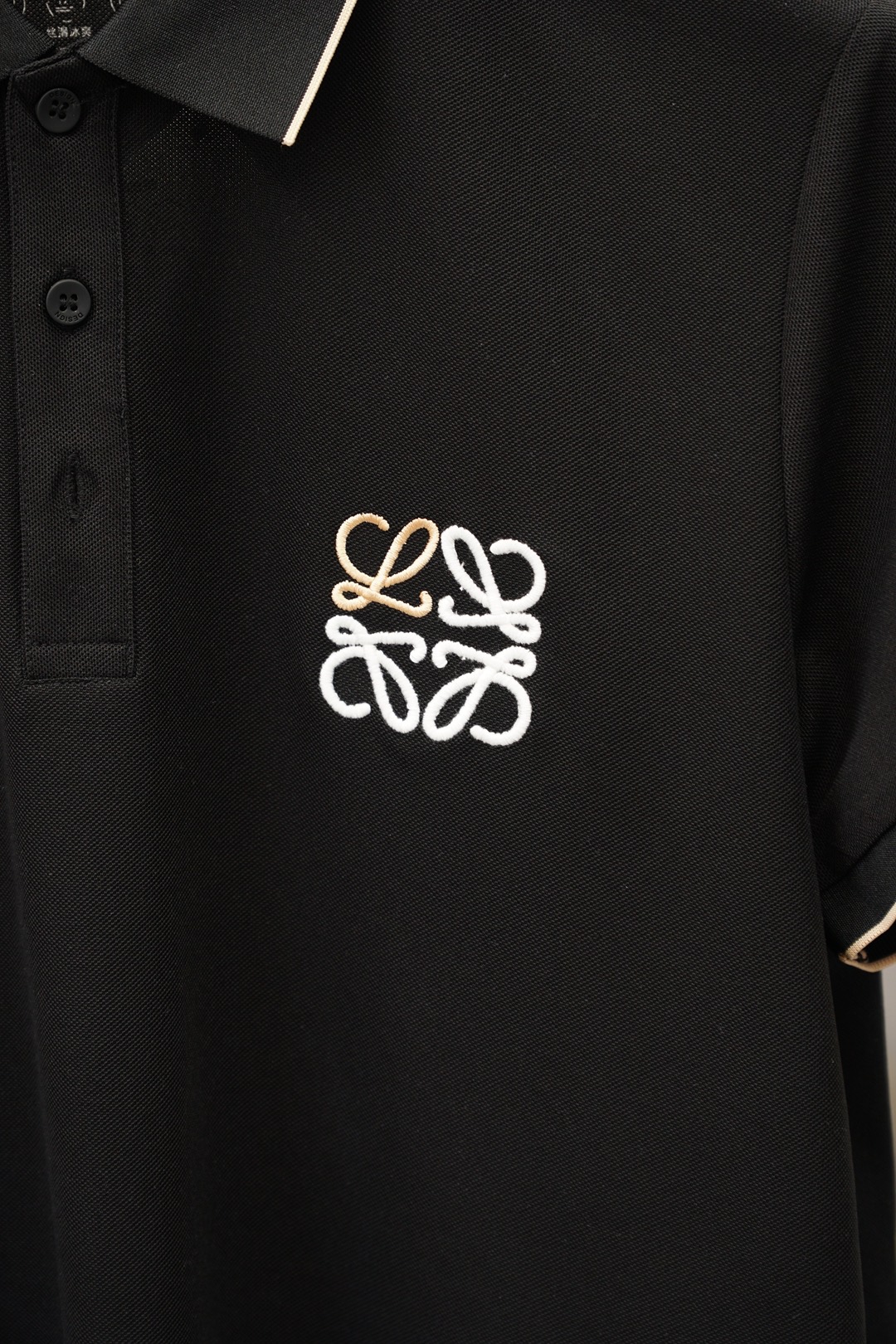 Loewe罗意威/2026春夏新品男士短袖Polo衫，以利落简约线条勾勒经典轮廓，💤💕🎊💐纯色主调低调中