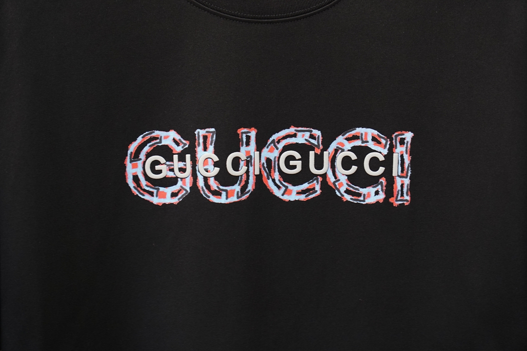 Gucci古奇-SS26春夏新品，官网1.1官网1.1最新款，🍻🌷💤💕胸前刺绣大Logo字母，满满时尚感