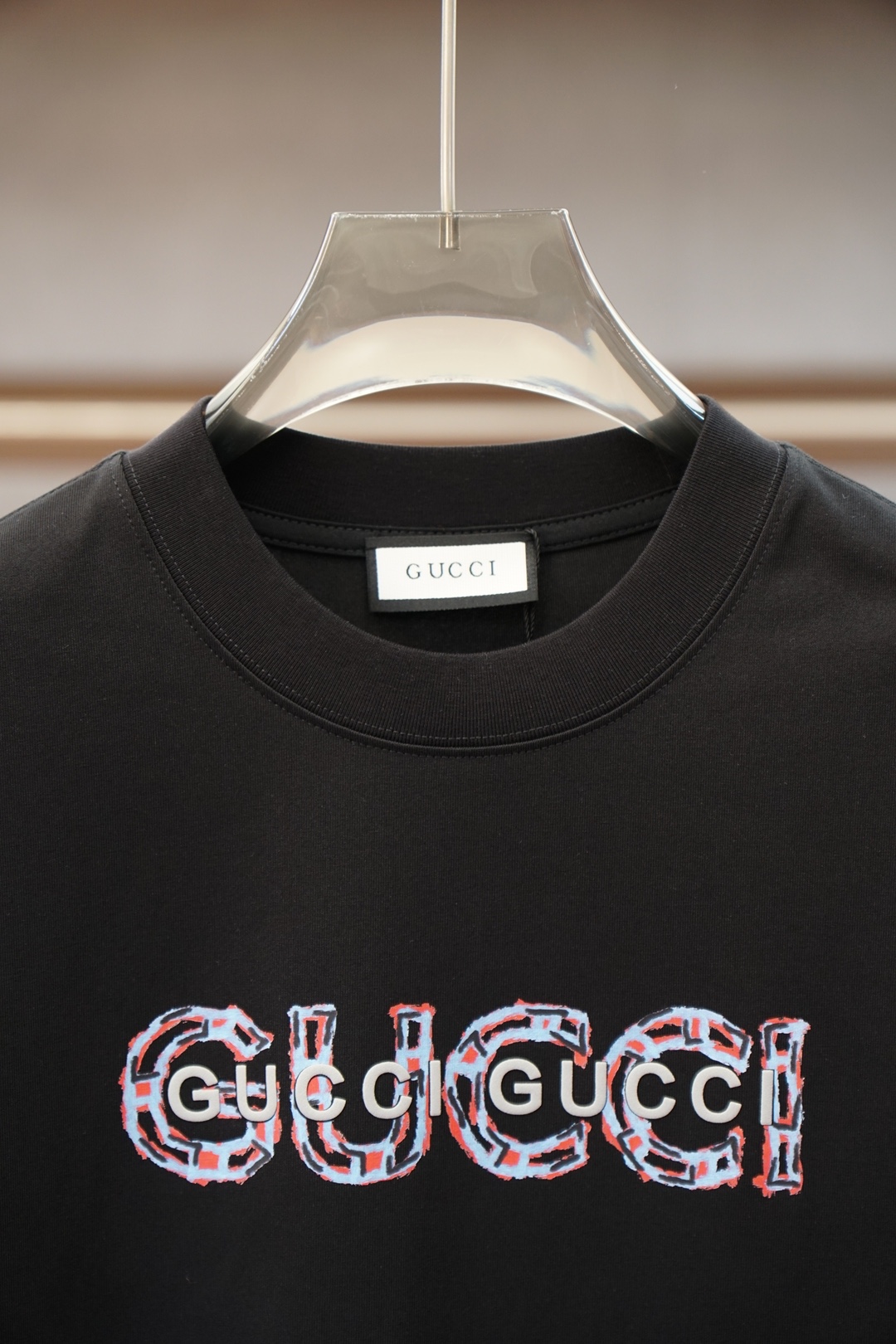 Gucci古奇-SS26春夏新品，官网1.1官网1.1最新款，🍻🌷💤💕胸前刺绣大Logo字母，满满时尚感