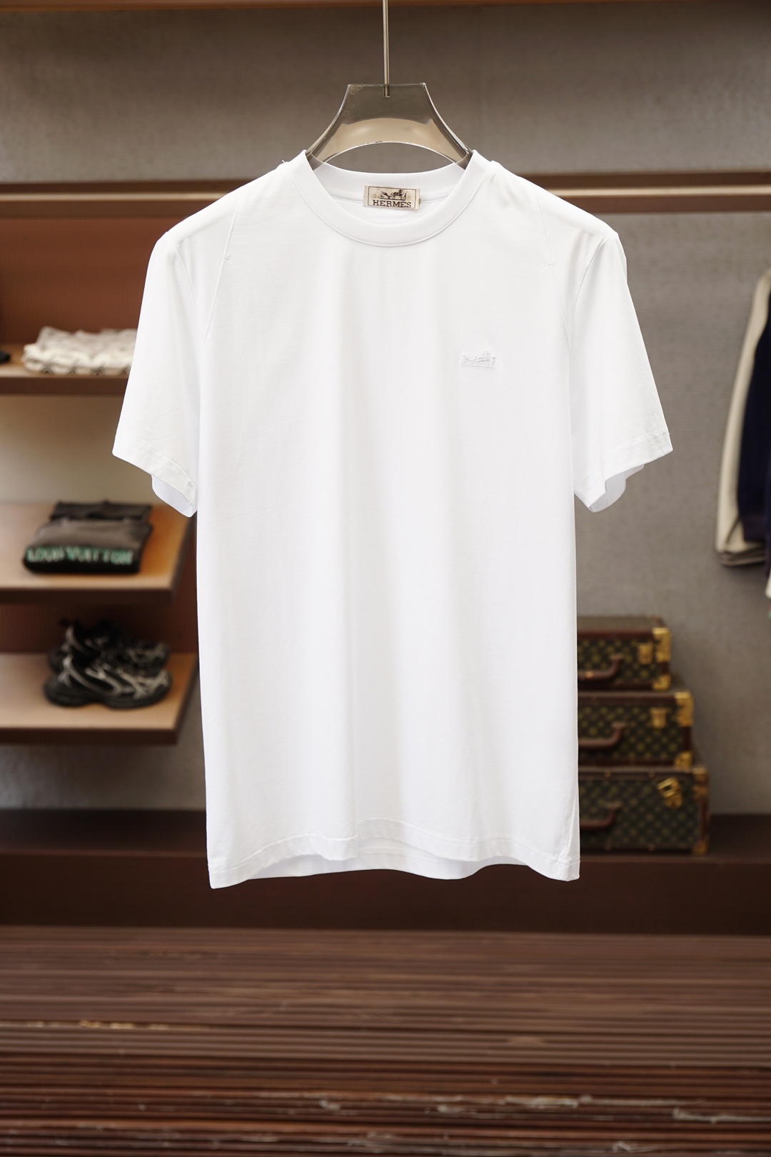 爱马仕，Hermes/🍓❤️💤💕SS26春夏新品短袖T恤，官网1.1顶级打造，胸前刺绣章仔Logo奢华感