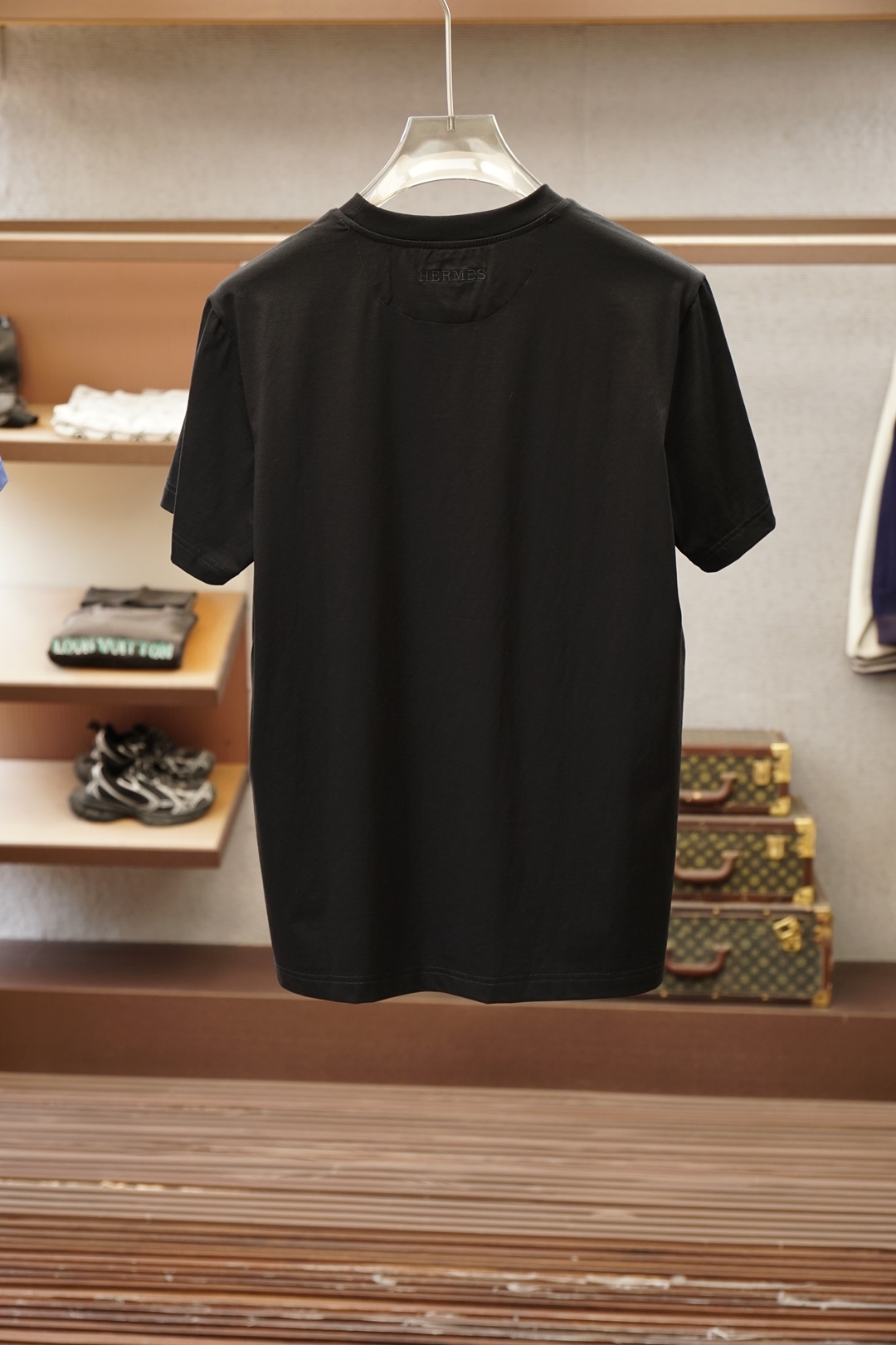 爱马仕，Hermes/🍓❤️💤💕SS26春夏新品短袖T恤，官网1.1顶级打造，胸前刺绣章仔Logo奢华感
