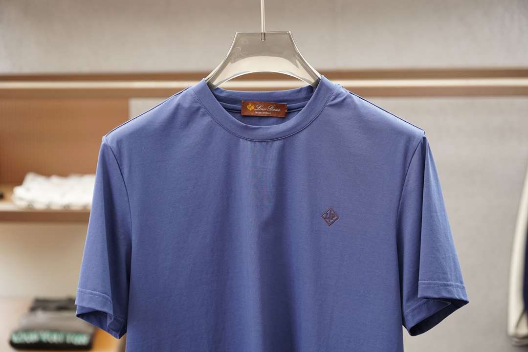Loro Piana/🍓❤️💤💕SS26春夏新品短袖T恤，官网1.1顶级打造，胸前刺绣章仔Logo奢华感