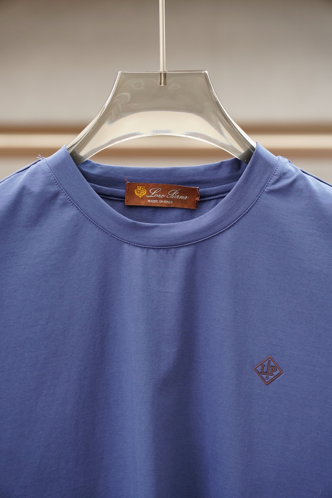 Loro Piana/🍓❤️💤💕SS26春夏新品短袖T恤，官网1.1顶级打造，胸前刺绣章仔Logo奢华感