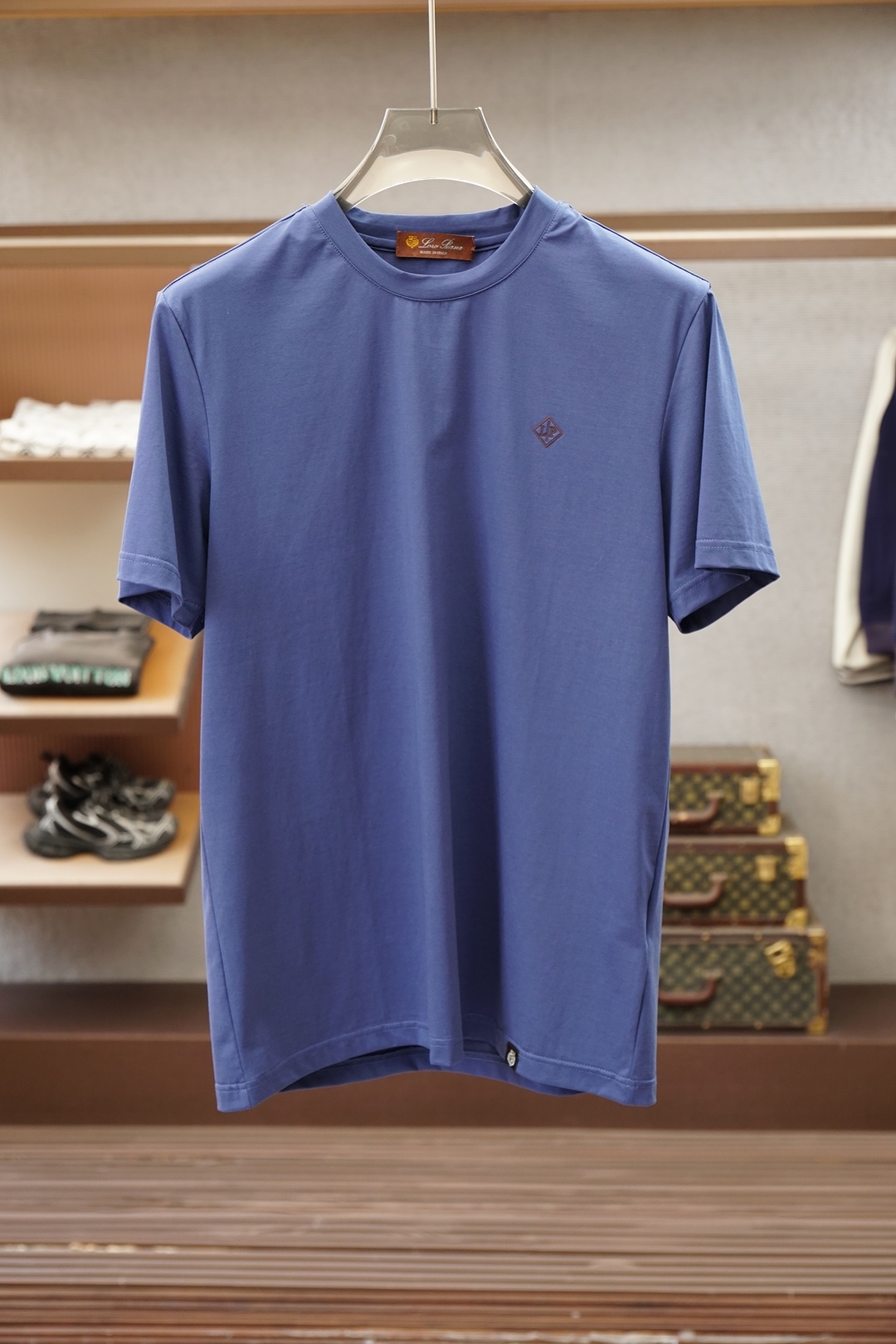 Loro Piana/🍓❤️💤💕SS26春夏新品短袖T恤，官网1.1顶级打造，胸前刺绣章仔Logo奢华感