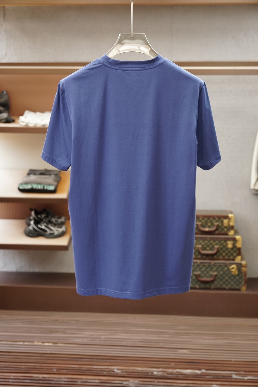 Loro Piana/🍓❤️💤💕SS26春夏新品短袖T恤，官网1.1顶级打造，胸前刺绣章仔Logo奢华感