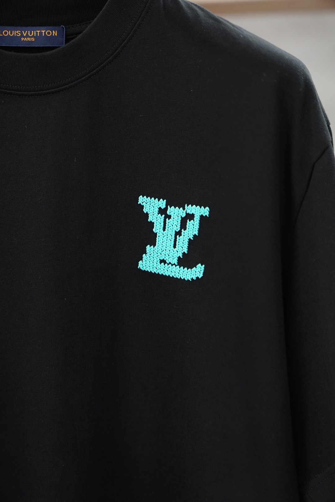 LV 路易威登，26SS春夏新品印花圆领短袖T恤，胸前缀饰字母刺绣Logo设计，🔛🍭🌻🫥经典休闲单品更显