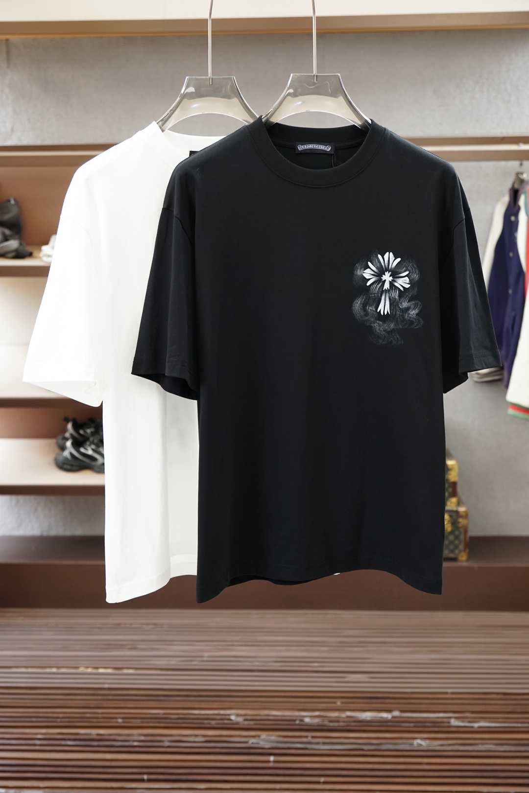 克罗心/26SS春夏新品印花圆领短袖T恤，胸前缀饰字母刺绣Logo设计，🔛🍭🌻🫥经典休闲单品更显精致，极