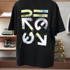Off White/26SS春夏新品印花圆领短袖T恤,胸前缀饰字母刺绣Logo设计,🔛🍭🌻🫥经典休闲单品 Off White/26SS春夏新品印花圆领短袖T恤,胸前缀饰字母刺绣Logo设计,🔛🍭🌻🫥经典休闲单品