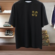 Off White/26SS春夏新品印花圆领短袖T恤,胸前缀饰字母刺绣Logo设计,🔛🍭🌻🫥经典休闲单品 Off White/26SS春夏新品印花圆领短袖T恤,胸前缀饰字母刺绣Logo设计,🔛🍭🌻🫥经典休闲单品