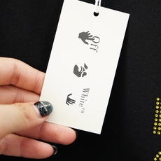 Off White/26SS春夏新品印花圆领短袖T恤,胸前缀饰字母刺绣Logo设计,🔛🍭🌻🫥经典休闲单品 Off White/26SS春夏新品印花圆领短袖T恤,胸前缀饰字母刺绣Logo设计,🔛🍭🌻🫥经典休闲单品