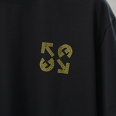Off White/26SS春夏新品印花圆领短袖T恤,胸前缀饰字母刺绣Logo设计,🔛🍭🌻🫥经典休闲单品 Off White/26SS春夏新品印花圆领短袖T恤,胸前缀饰字母刺绣Logo设计,🔛🍭🌻🫥经典休闲单品