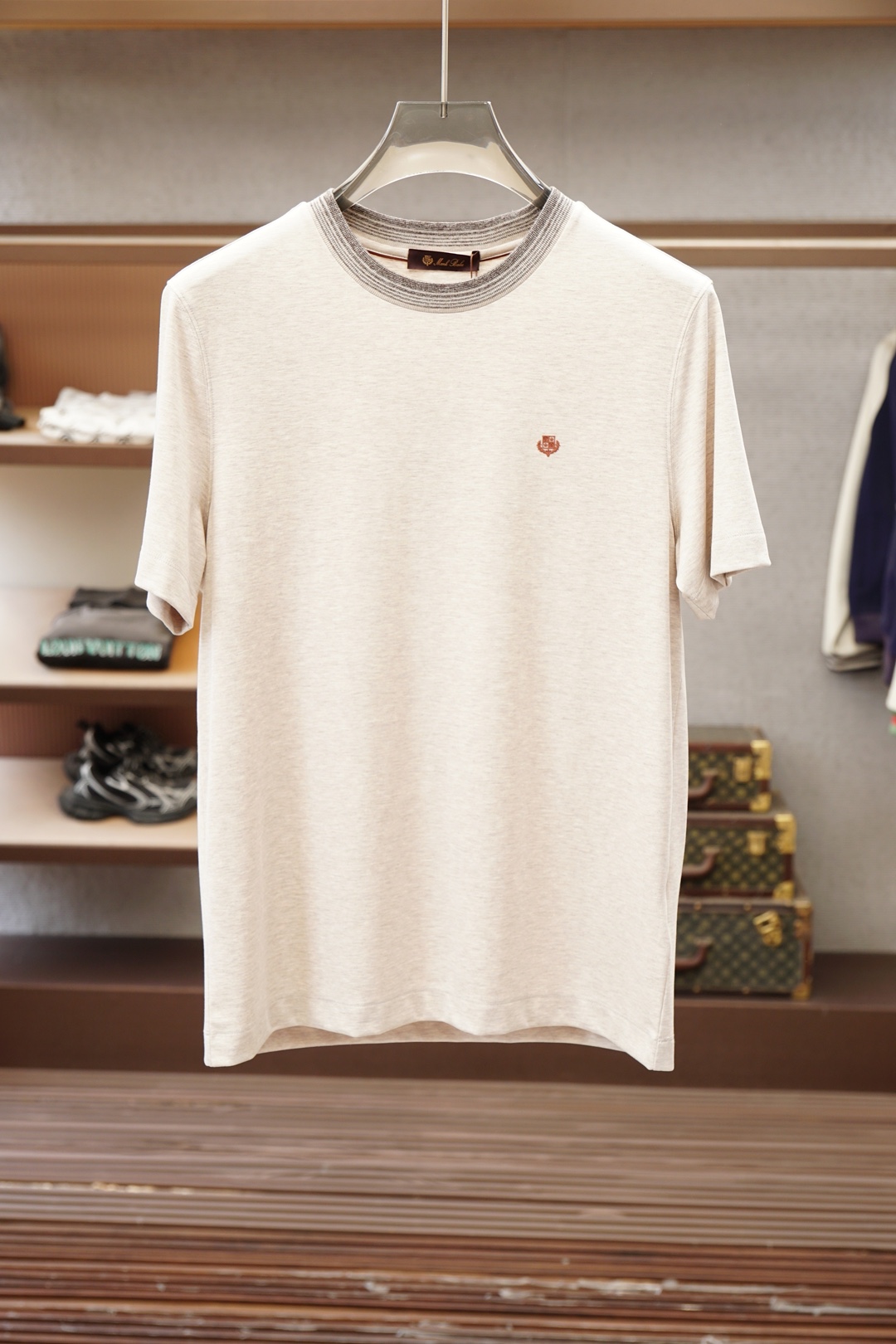 Loro Piana】百搭款来了哦！🔛🫥👽🌺💖丝滑舒适丝棉纱线元宝针织衫，男士必备圆领短袖T恤、解锁夏日