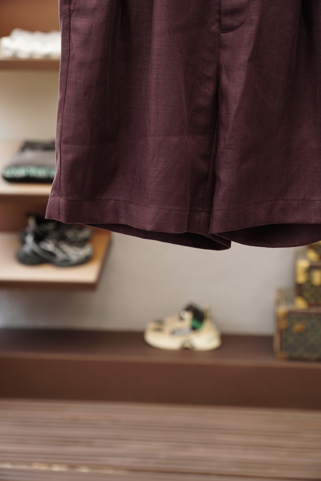 Loro Piana/2026SS春夏季新款，亚麻休闲短裤。原版裤型上身休闲百搭、随性慵懒范，高级定制面