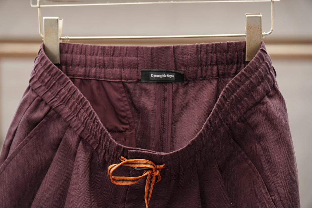 Loro Piana/2026SS春夏季新款，亚麻休闲短裤。原版裤型上身休闲百搭、随性慵懒范，高级定制面
