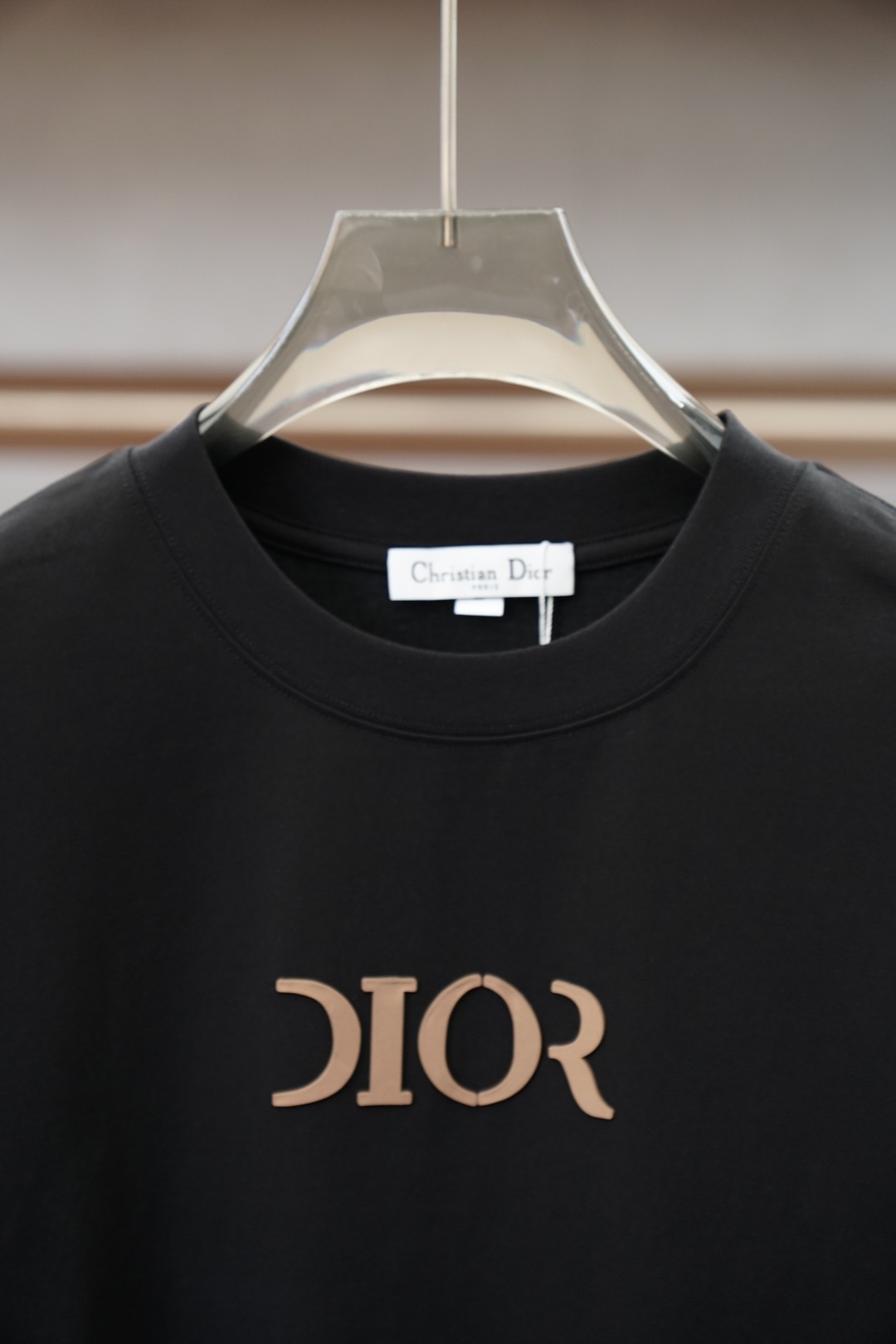 Dior迪奥26新品专柜代购臻选高版本质地A级 26/S夏季专柜最新款圆领短袖 高端订制 设计前卫时尚！