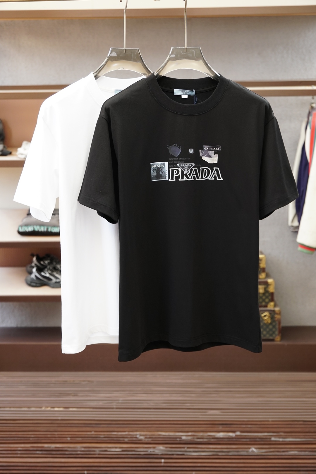 Prada普拉达-26新品专柜代购臻选高版本质地A级 🎊🌺🌷🍻26/S夏季专柜最新款圆领短袖 高端订制 