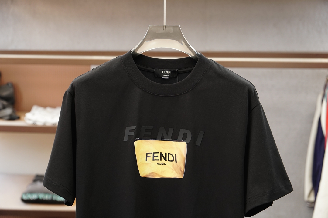 Fendi芬迪💕26新品专柜代购臻选高版本质地A级 🎊🌺🌷🍻26/S夏季专柜最新款圆领短袖 高端订制 设