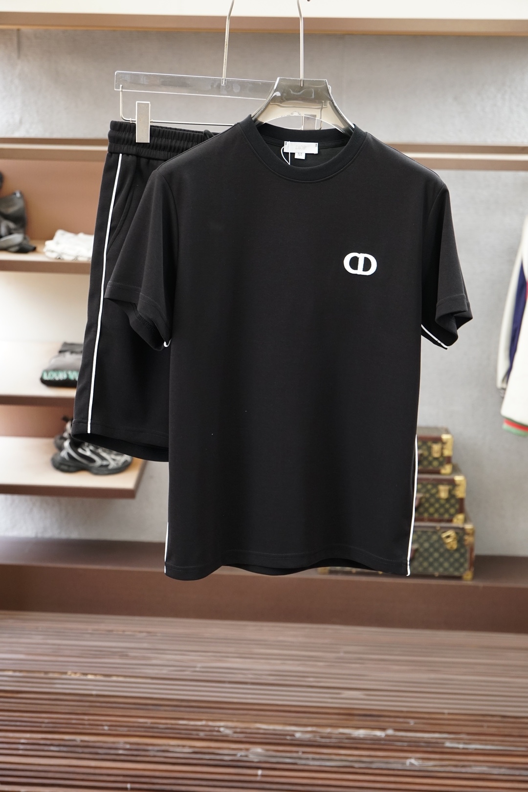 Dior迪奥-🔥时尚薄款休闲短裤套装 采用客供高密度纯棉材质面料，软糯亲肤，抗皱立挺有型，品牌字母log