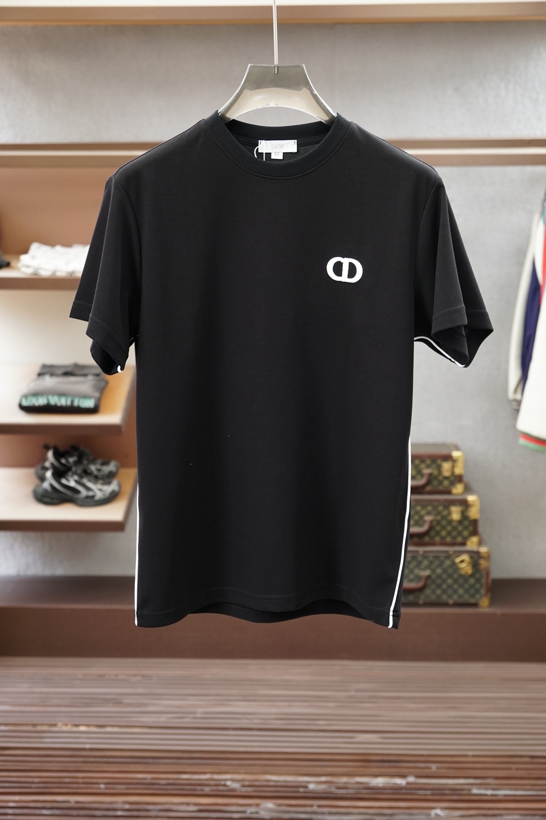 Dior迪奥-🔥时尚薄款休闲短裤套装 采用客供高密度纯棉材质面料，软糯亲肤，抗皱立挺有型，品牌字母log