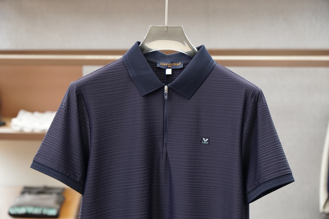 LV 路易威登aa2026春夏新品男士短袖Polo衫，以利落简约线条勾勒经典轮廓，💤💕🎊💐纯色主调低调中
