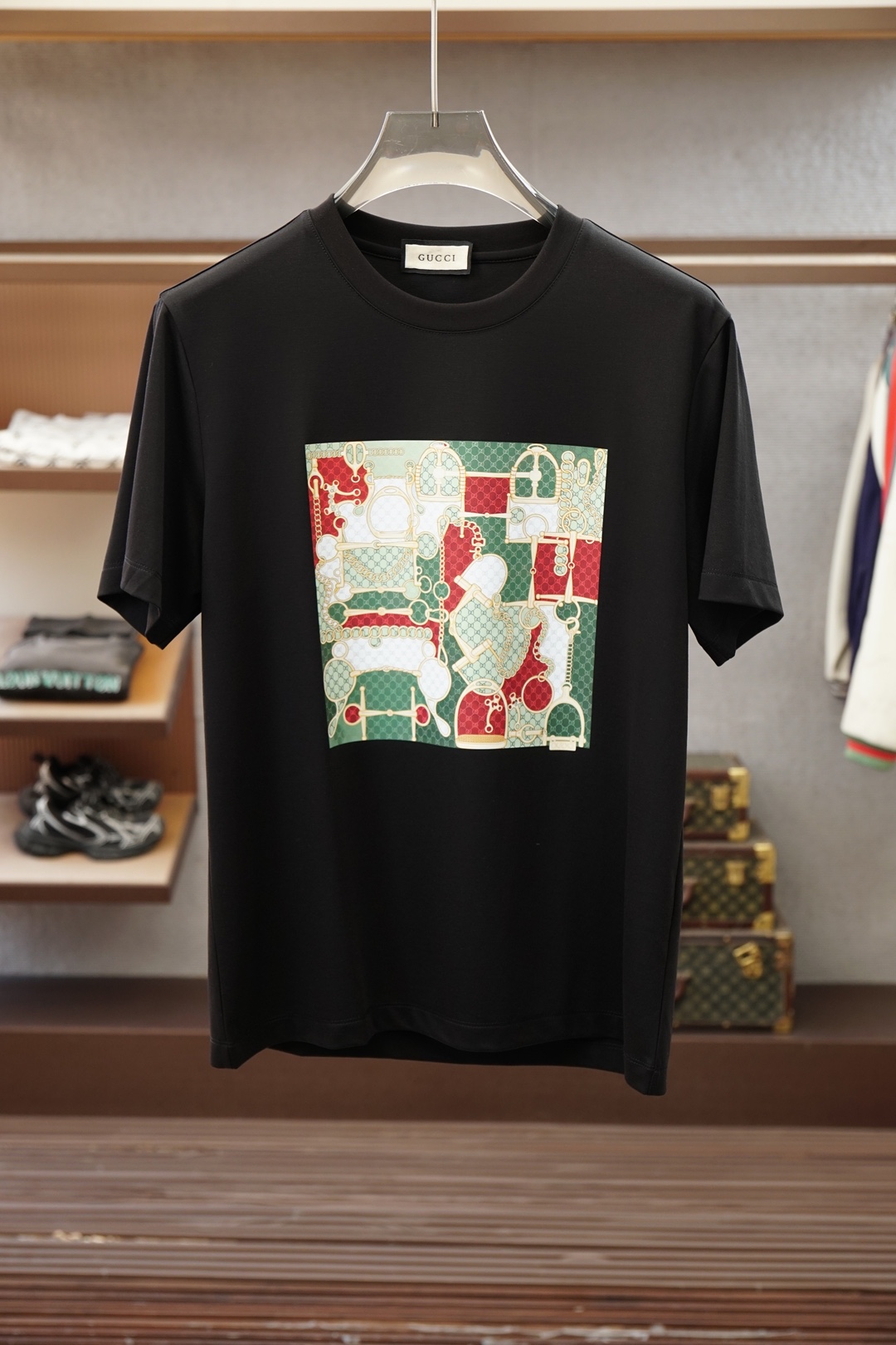 gucci，💥💕😺🌻2026春夏新款圆领T，自带高级质感，胸前Logo3D印花立体时尚，简约不单调，低调