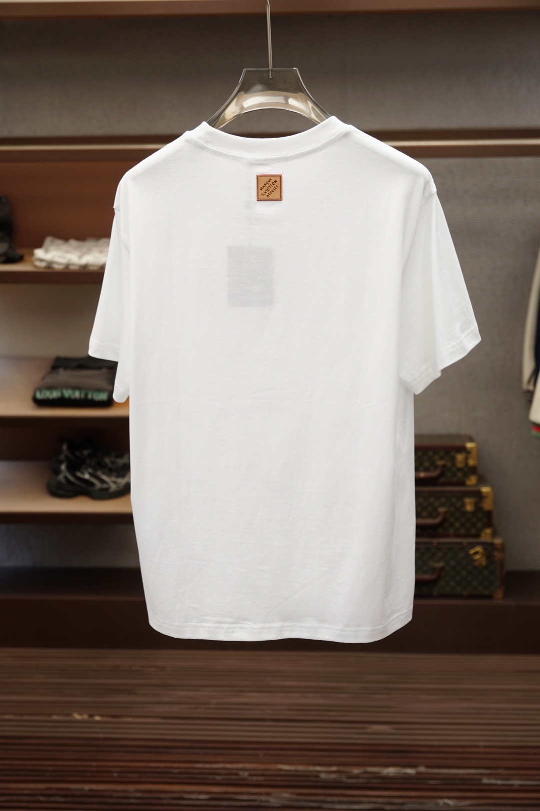 Lv，20206^春夏专柜款字母logo刺绣短袖，1.1顶级复刻，面料采用纯棉云朵棉，经洗水 缩水达26