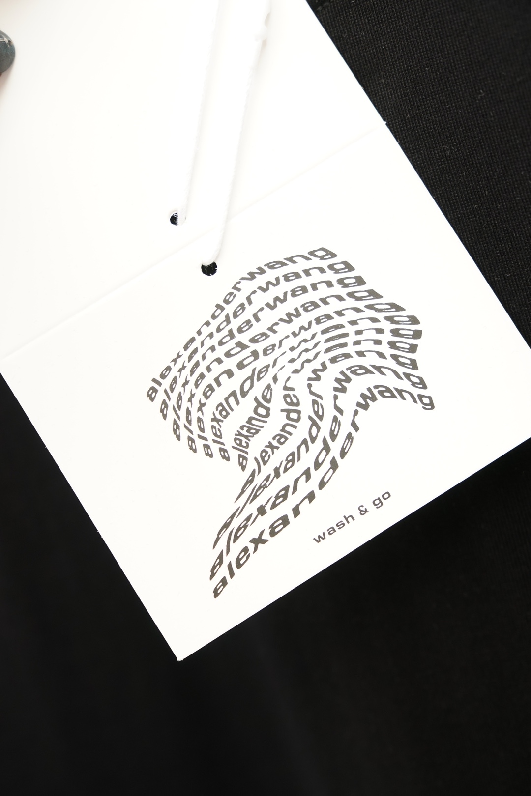 亚历山大王。Alexander wang 字母logo刺绣短袖，1.1专柜款顶级复刻🌹🌸🎊🍻🧨面料采用纯