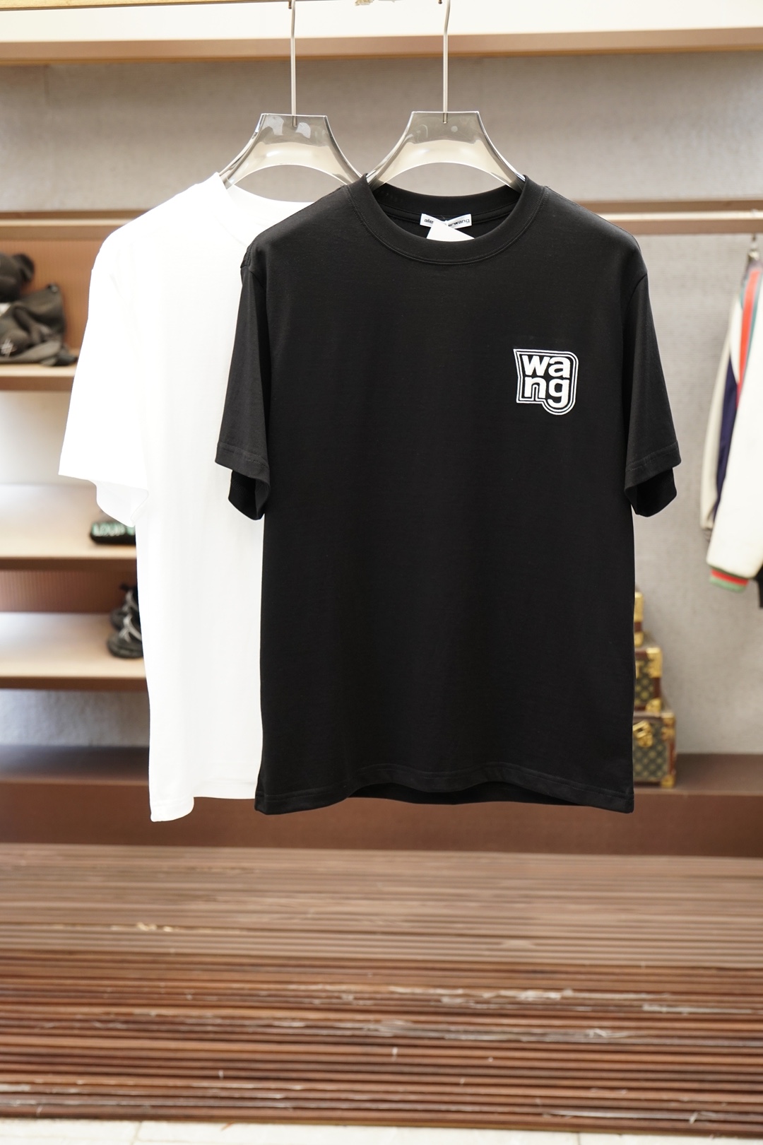 亚历山大王。Alexander wang 字母logo刺绣短袖，1.1专柜款顶级复刻🌹🌸🎊🍻🧨面料采用纯