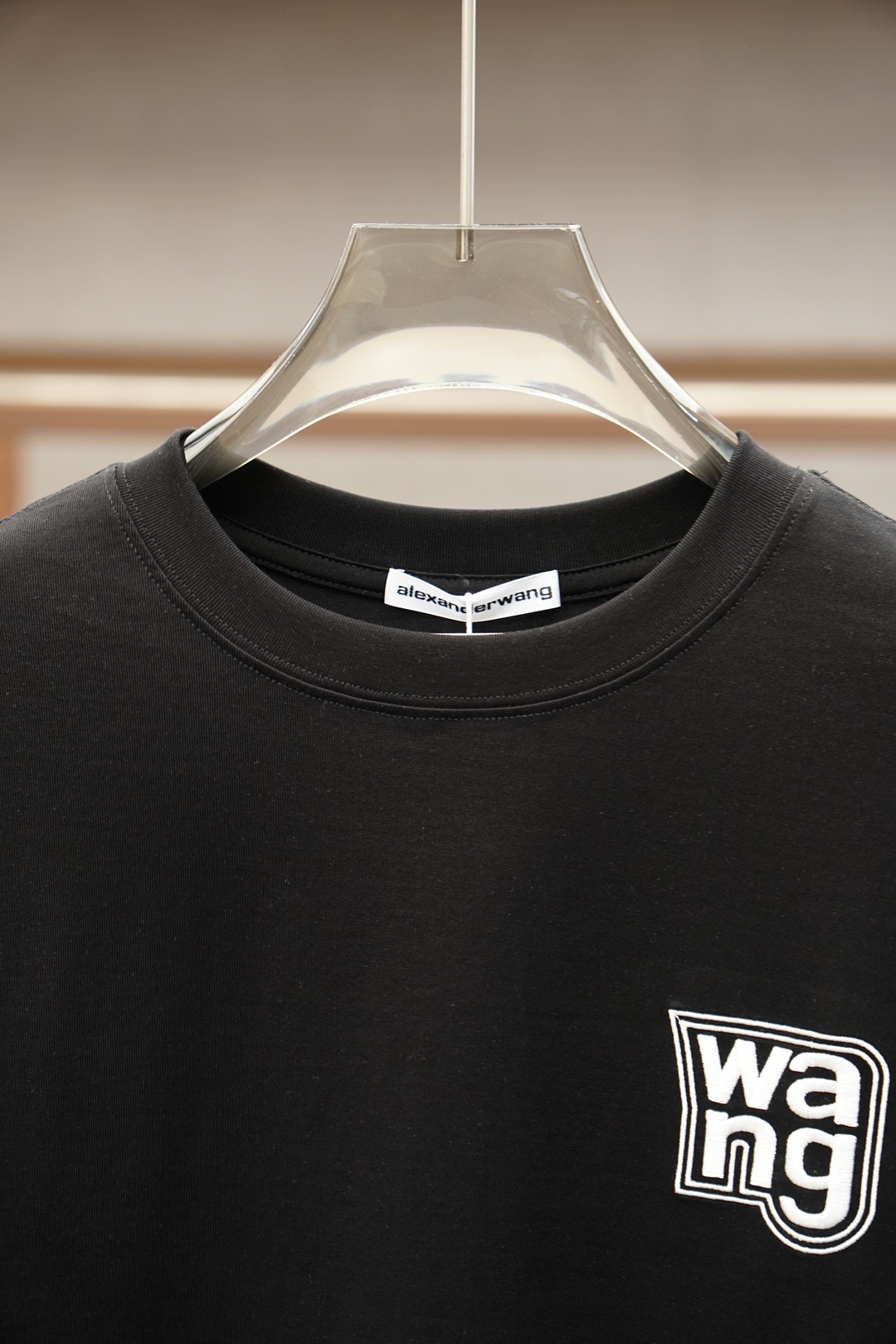 亚历山大王。Alexander wang 字母logo刺绣短袖，1.1专柜款顶级复刻🌹🌸🎊🍻🧨面料采用纯