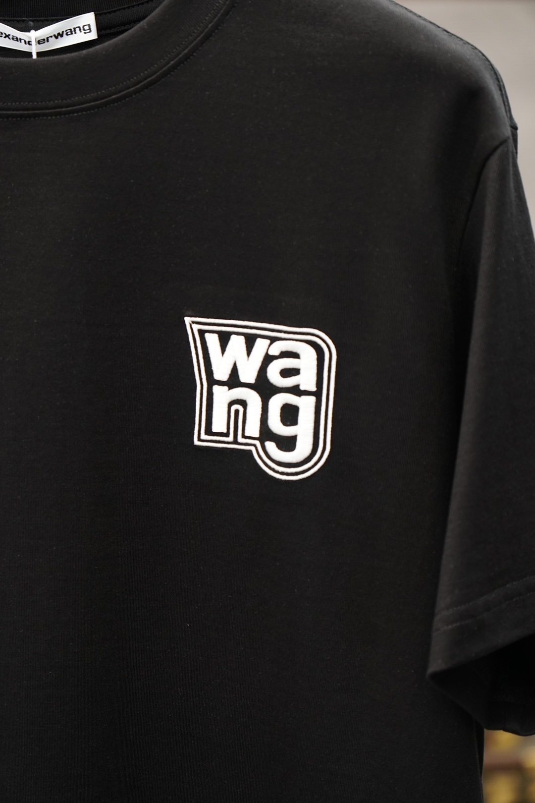 亚历山大王。Alexander wang 字母logo刺绣短袖，1.1专柜款顶级复刻🌹🌸🎊🍻🧨面料采用纯