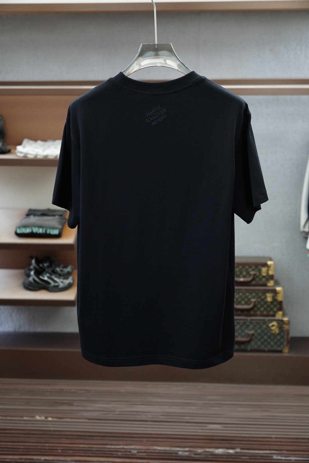 Lv，20206^春夏专柜款字母logo刺绣短袖，1.1顶级复刻，面料采用纯棉云朵棉，经洗水 缩水达26