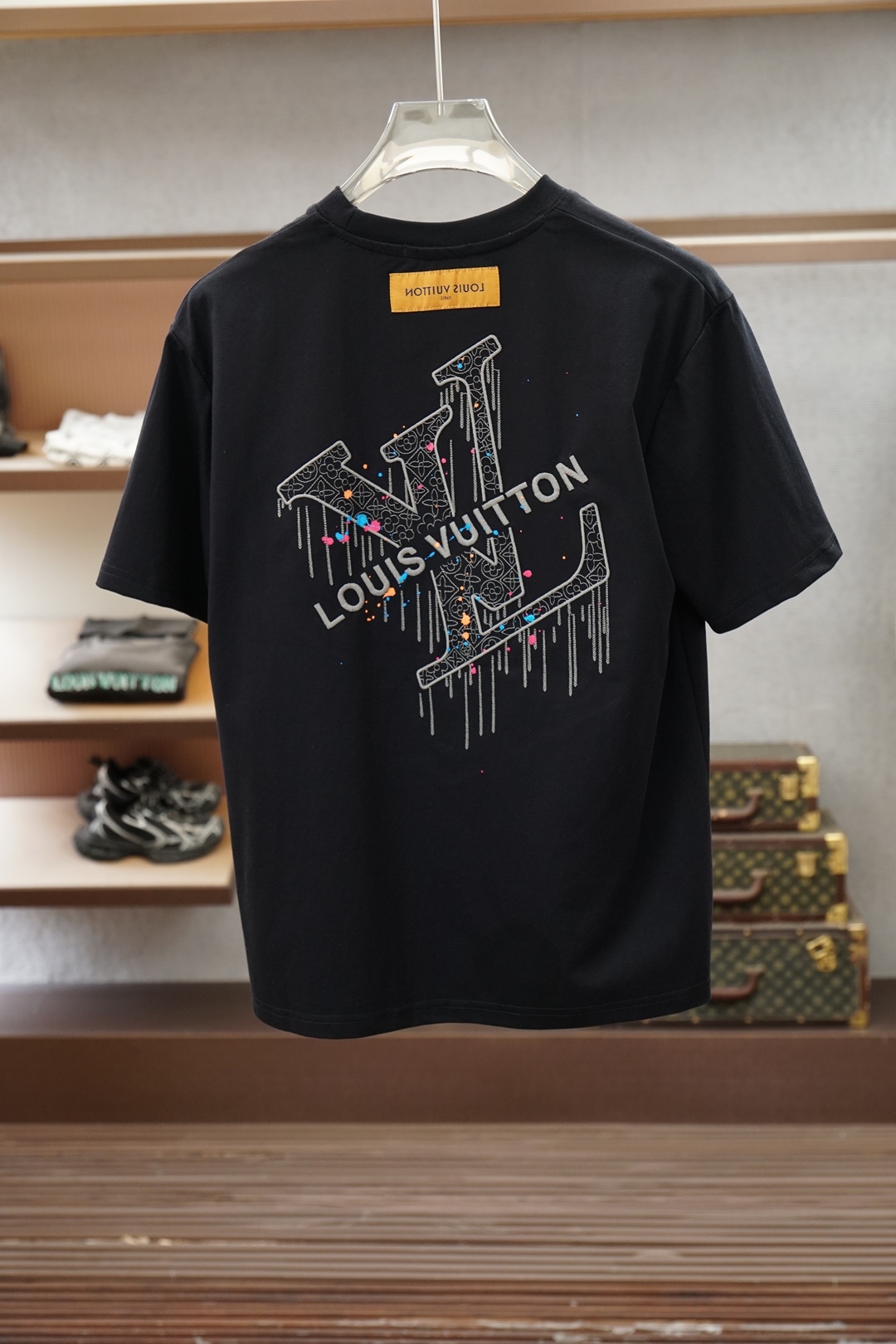 LV2026春夏男士短袖T恤，🍐🍻💤专柜1.1顶级打造，高级定制面料控必入款，极具品牌辨识度的一款单品。