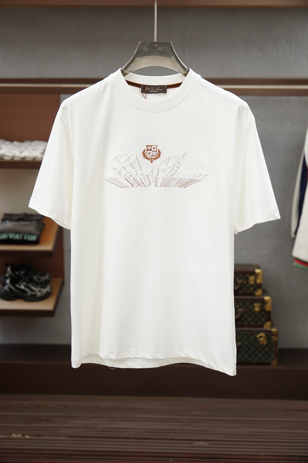 Loro Piana2026春夏男士短袖T恤，🍐🍻💤专柜1.1顶级打造，高级定制面料控必入款，极具品牌辨