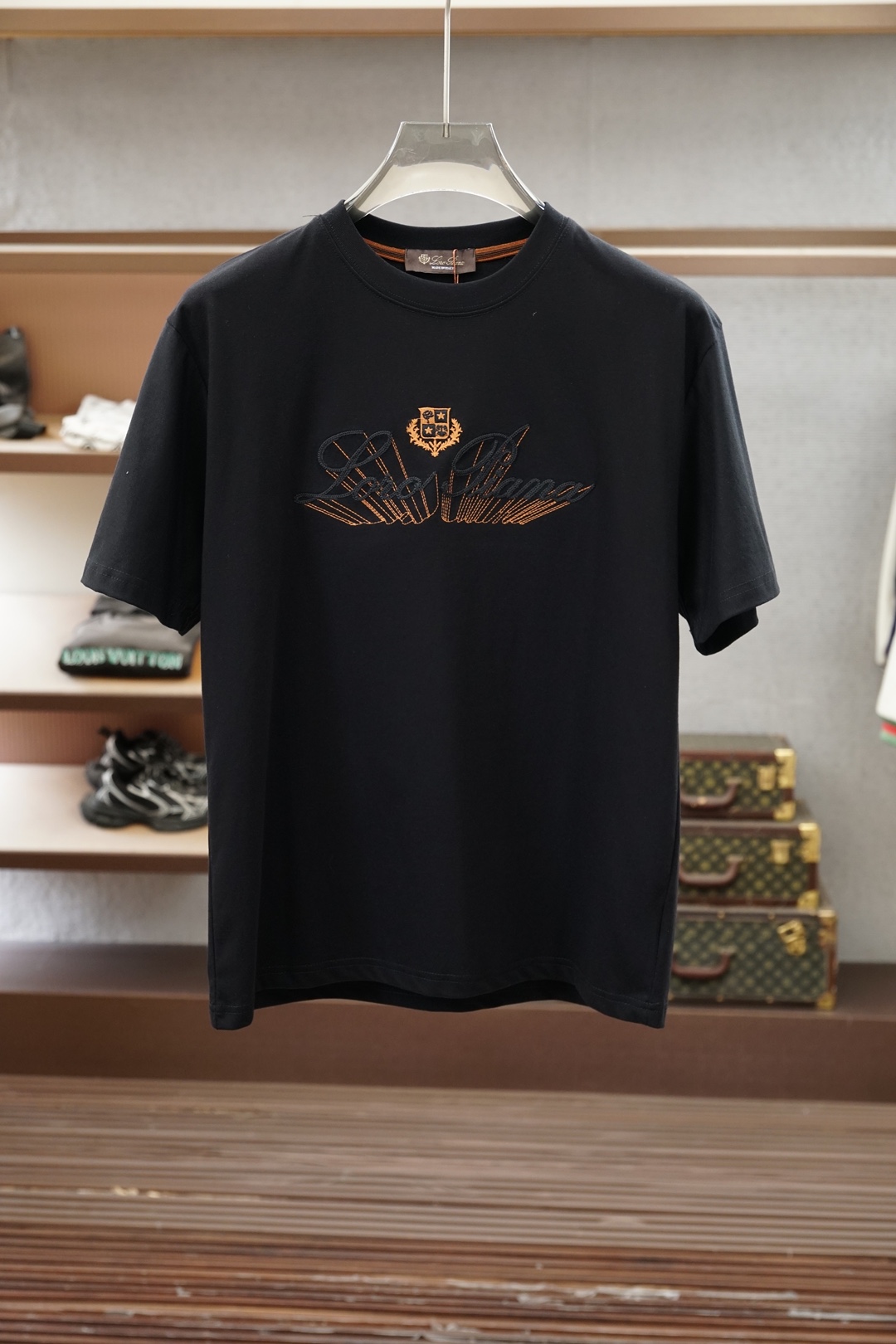 Loro Piana2026春夏男士短袖T恤，🍐🍻💤专柜1.1顶级打造，高级定制面料控必入款，极具品牌辨