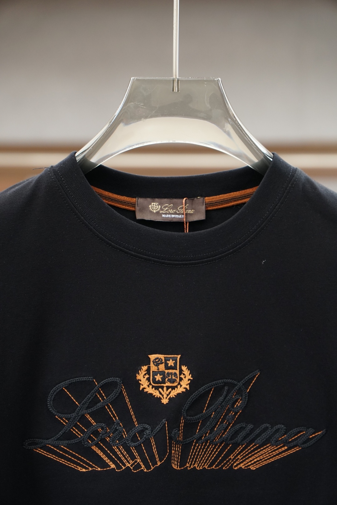 Loro Piana2026春夏男士短袖T恤，🍐🍻💤专柜1.1顶级打造，高级定制面料控必入款，极具品牌辨