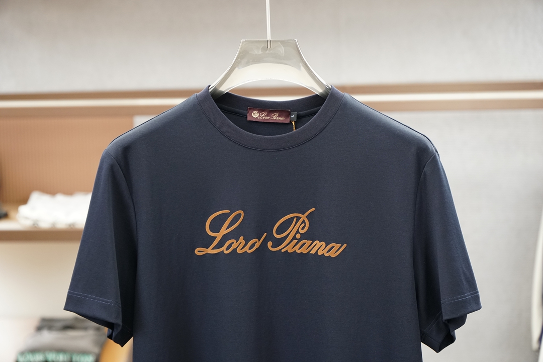 Loro Piana-26SS春夏新品印花圆领短袖T恤，胸前缀饰字母刺绣Logo设计，🔛🍭🌻🫥经典休闲单