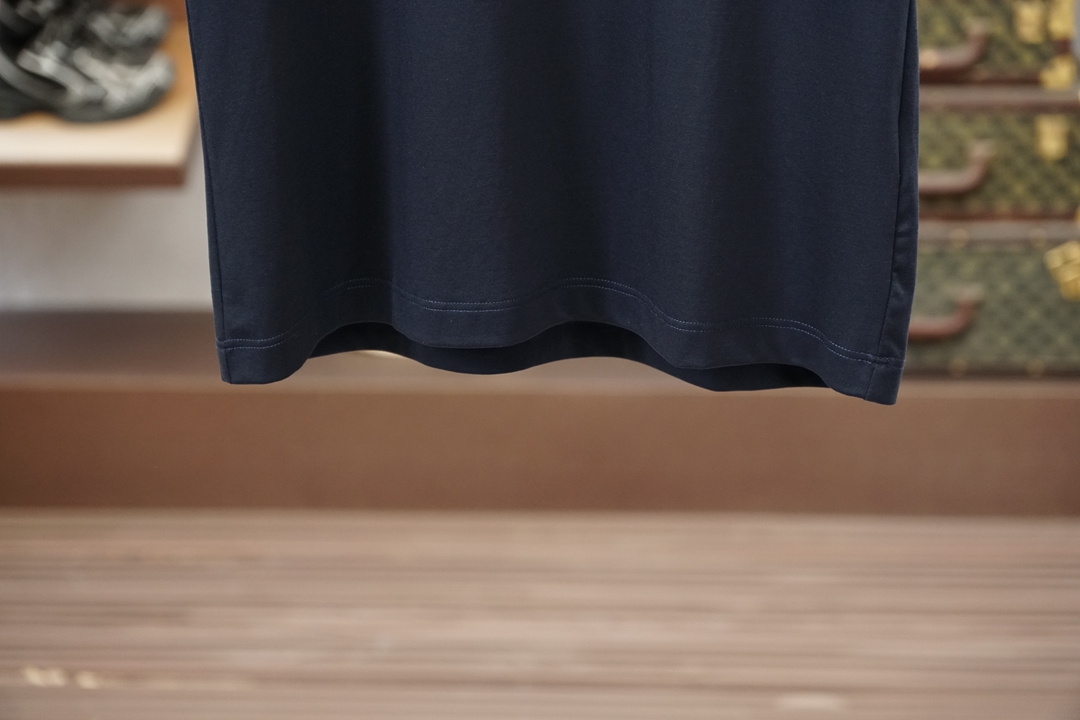 Loro Piana-26SS春夏新品印花圆领短袖T恤，胸前缀饰字母刺绣Logo设计，🔛🍭🌻🫥经典休闲单
