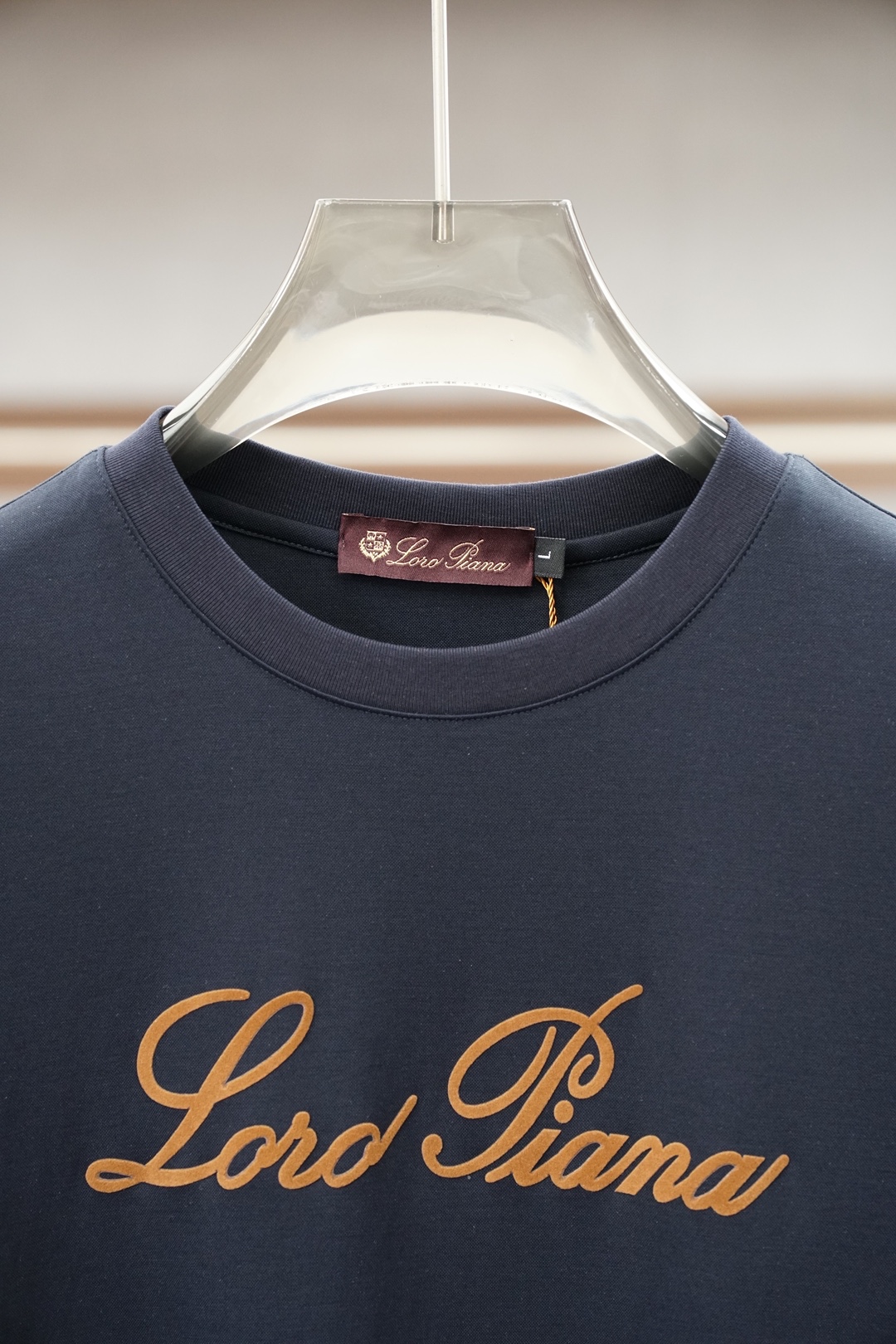 Loro Piana-26SS春夏新品印花圆领短袖T恤，胸前缀饰字母刺绣Logo设计，🔛🍭🌻🫥经典休闲单