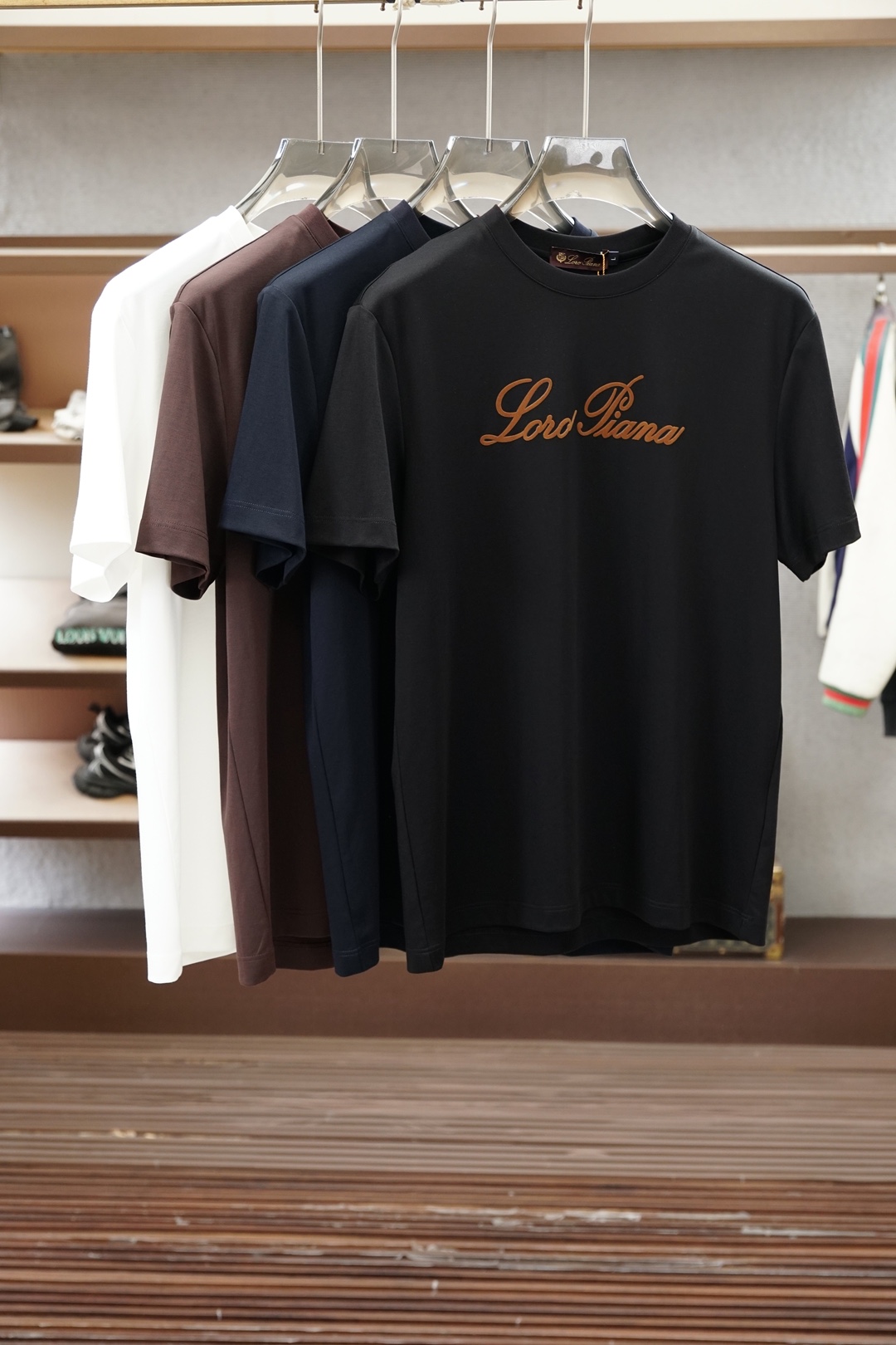 Loro Piana-26SS春夏新品印花圆领短袖T恤，胸前缀饰字母刺绣Logo设计，🔛🍭🌻🫥经典休闲单