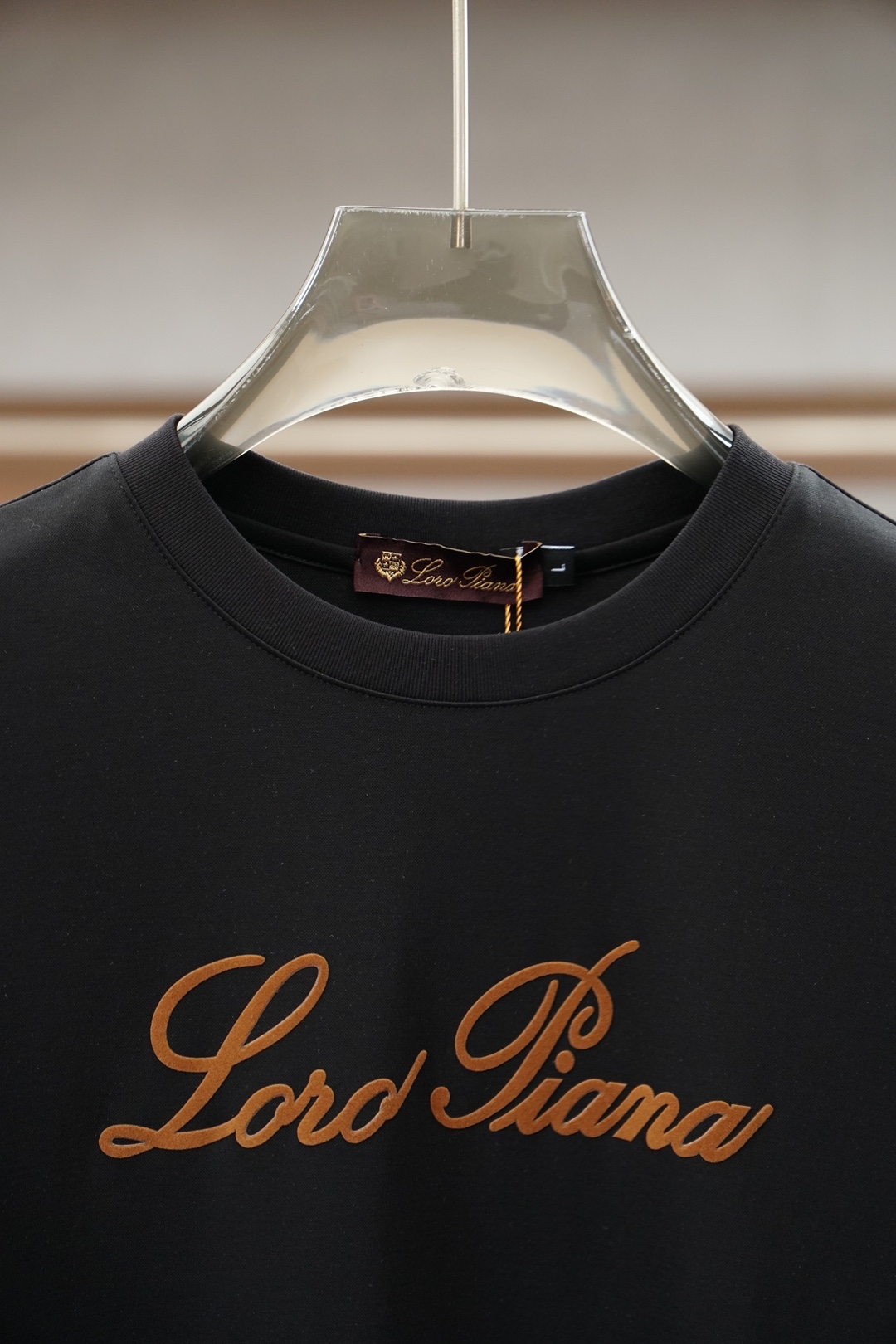 Loro Piana-26SS春夏新品印花圆领短袖T恤，胸前缀饰字母刺绣Logo设计，🔛🍭🌻🫥经典休闲单