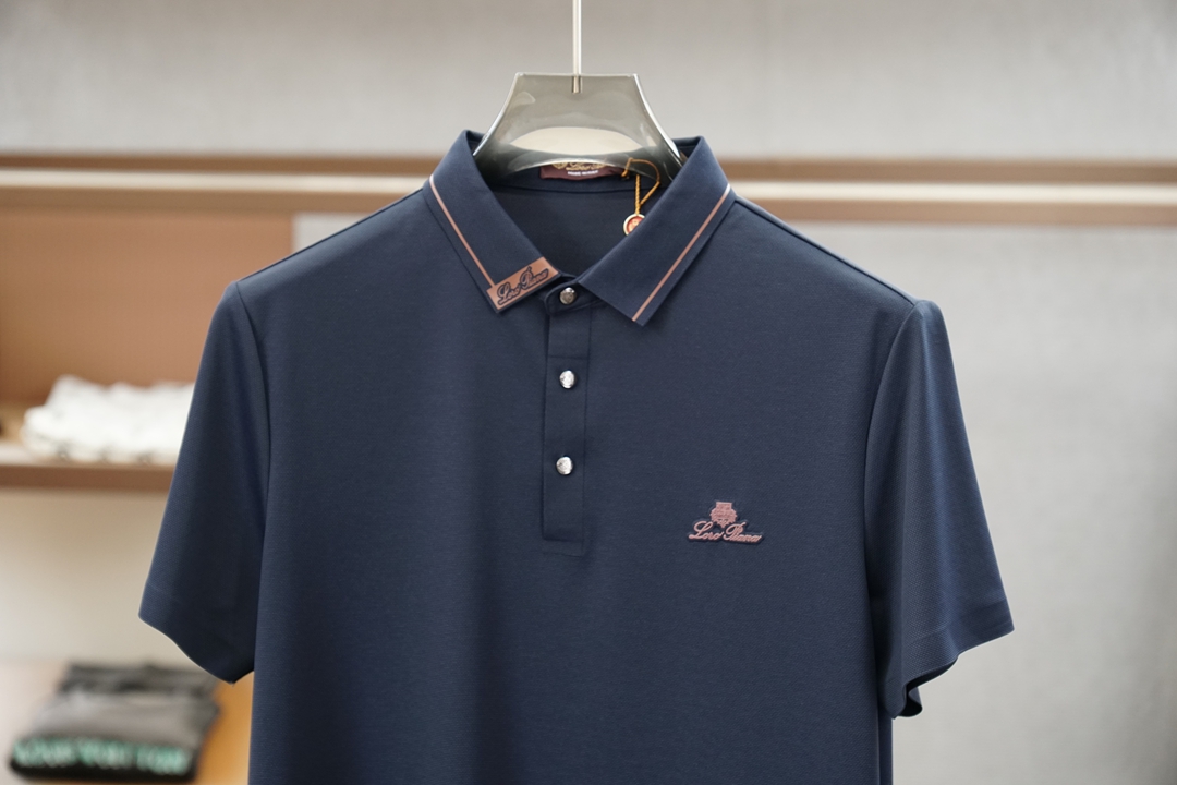 Loro Piana-🍃2026春夏新款# 上新｜🍃 🌼👒🎊2026早春新款男士标识短袖Polo衫，延续