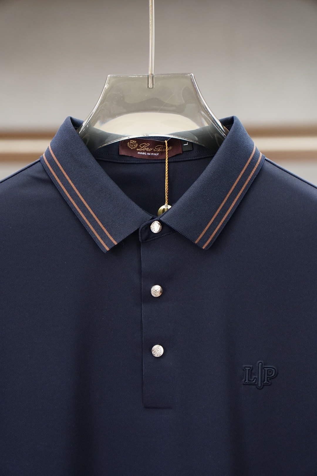 Loro Piana-🍃2026春夏新款# 上新｜🍃 🌼👒🎊2026早春新款男士标识短袖Polo衫，延续