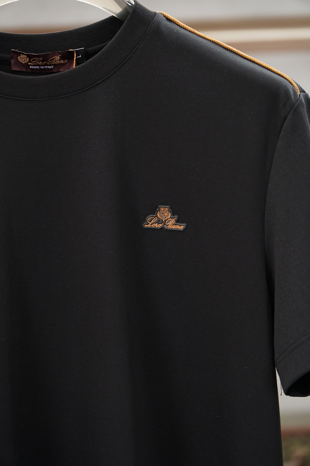Loro Piana-26SS春夏新品印花圆领短袖T恤，胸前缀饰字母刺绣Logo设计，🔛🍭🌼🌻🫥经典休闲