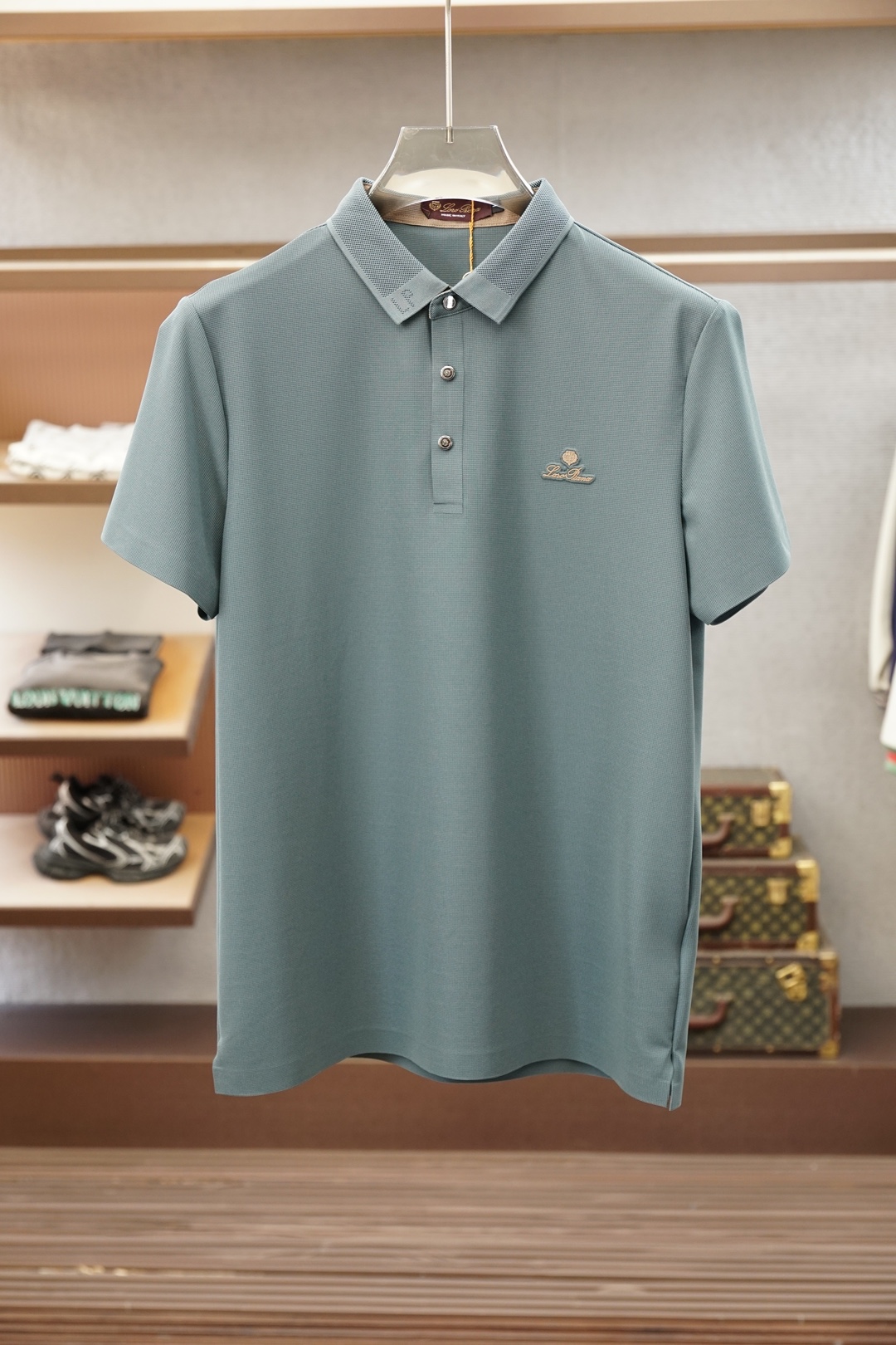 Loro Piana-🍃2026春夏新款# 上新｜🍃 🌼👒🎊2026早春新款男士标识短袖Polo衫，延续