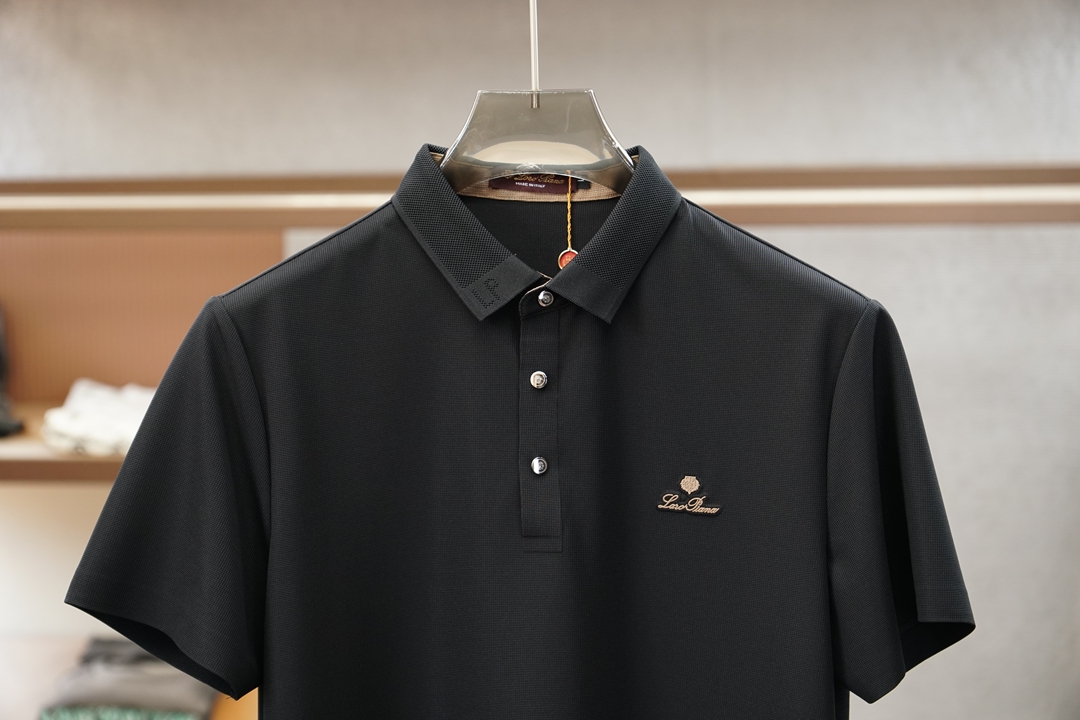 Loro Piana-🍃2026春夏新款# 上新｜🍃 🌼👒🎊2026早春新款男士标识短袖Polo衫，延续