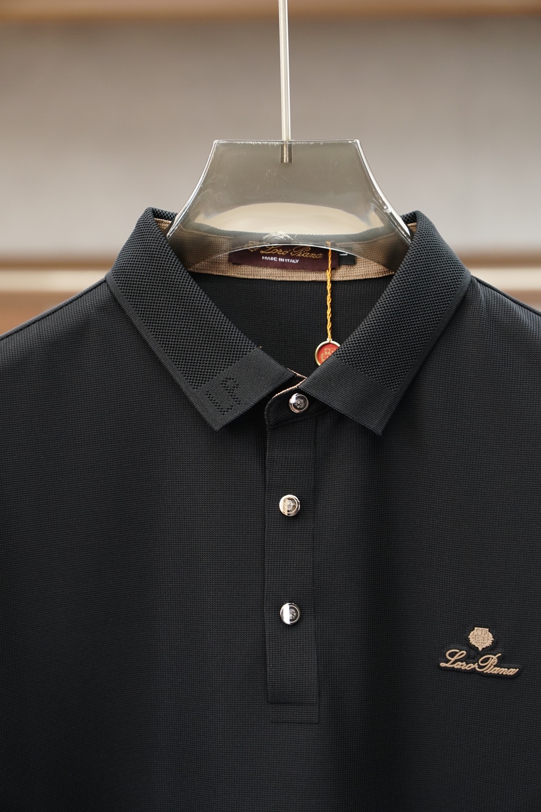 Loro Piana-🍃2026春夏新款# 上新｜🍃 🌼👒🎊2026早春新款男士标识短袖Polo衫，延续