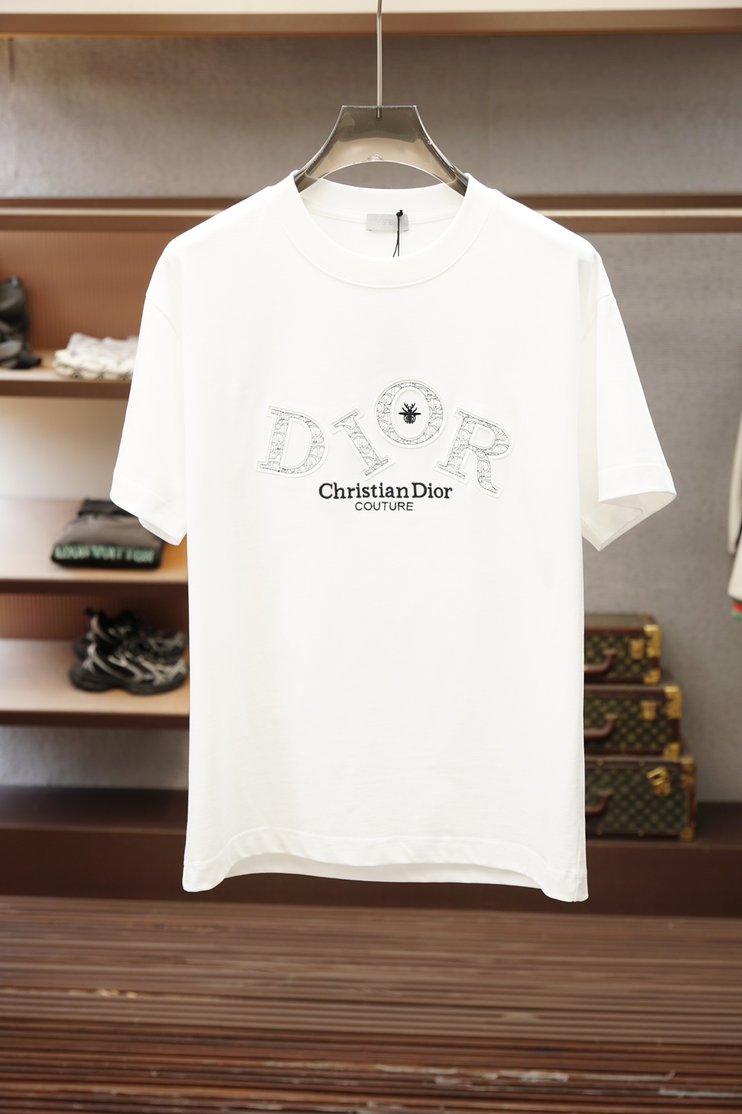 Dior迪奥/🌷👒💥💕😺🌻2026春夏新款圆领T，自带高级质感，胸前刺绣Logo立体时尚，简约不单调，低