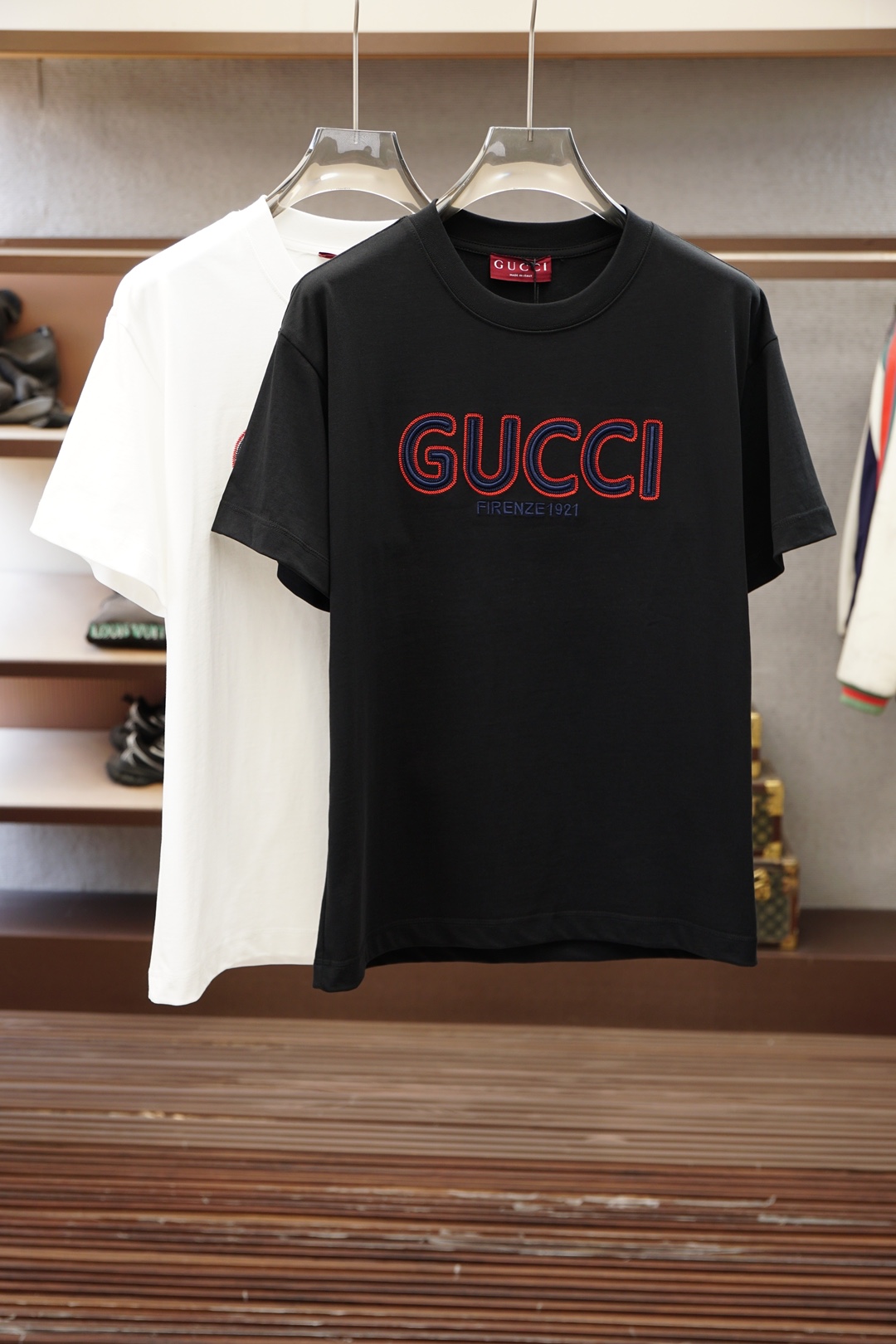 Gucci古奇/🌷👒💥💕😺🌻2026春夏新款圆领T，自带高级质感，胸前Logo高密度刺绣手工立体时尚，简