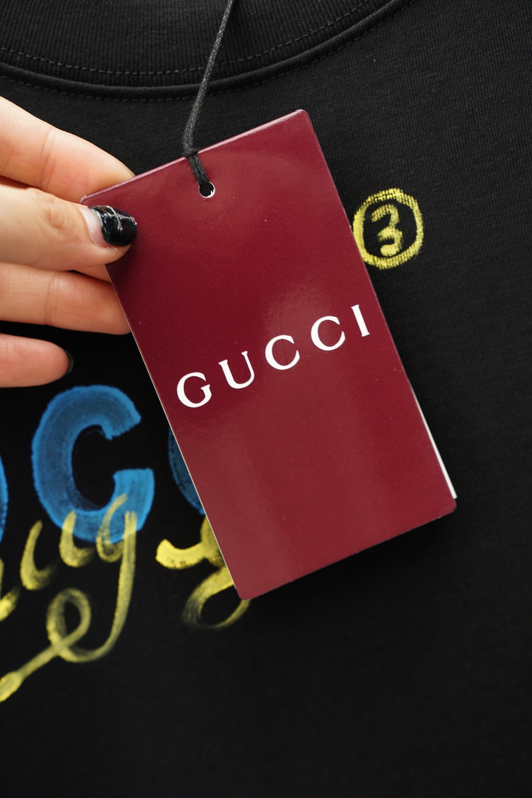 Gucci古奇/🌷👒💥💕😺🌻2026春夏新款圆领T，自带高级质感，胸前Logo彩绘手工立体时尚，简约不单